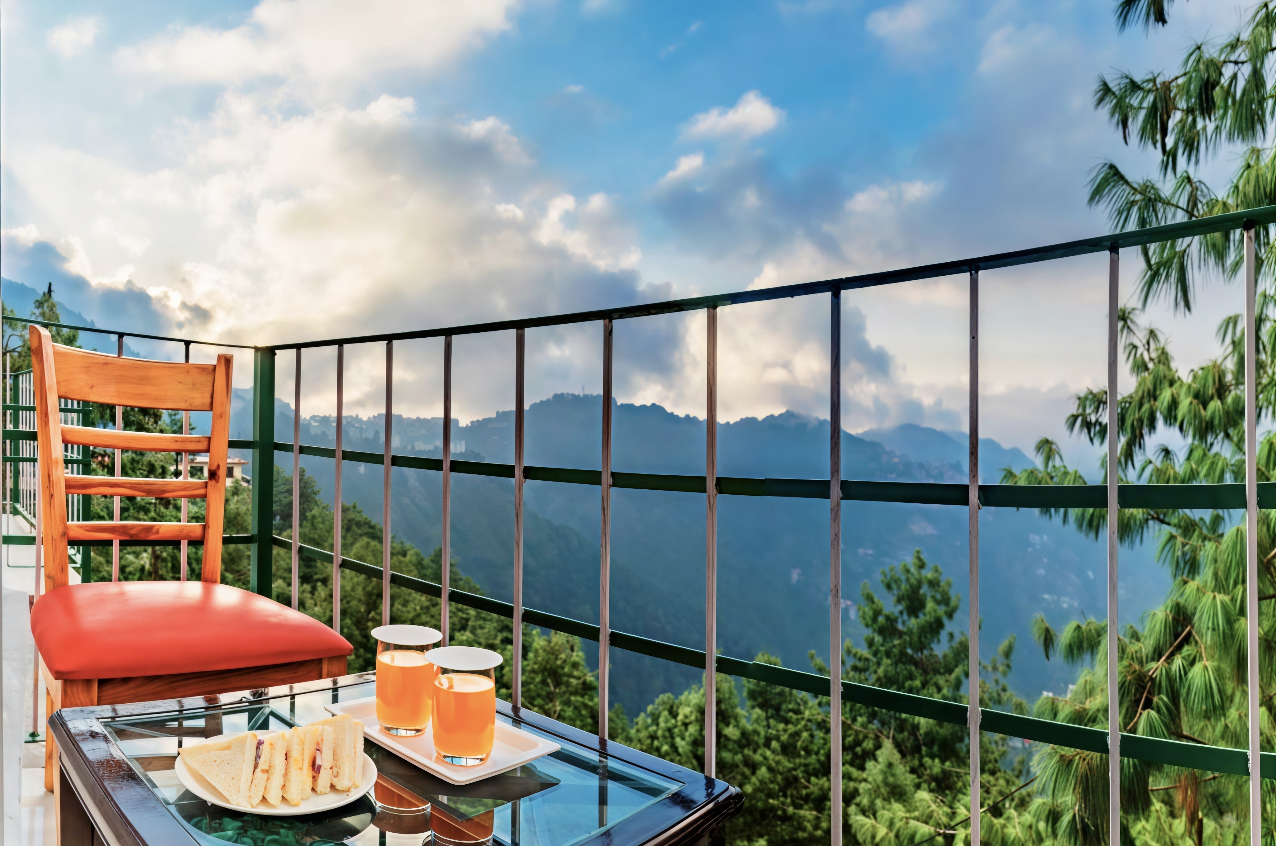 Super Deluxe Room with Balcony & Mountain View