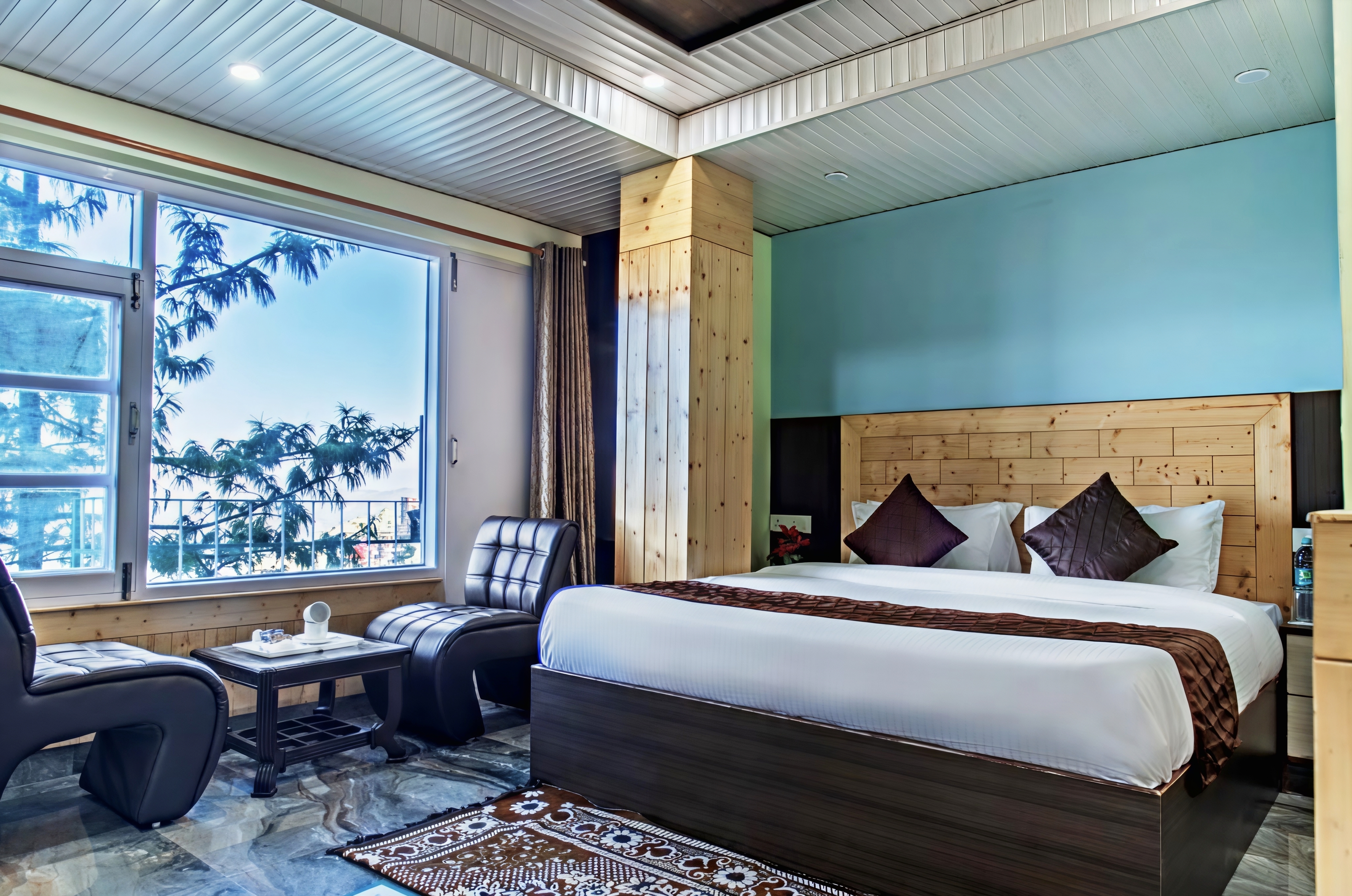 Super Deluxe Room with Balcony & Mountain View